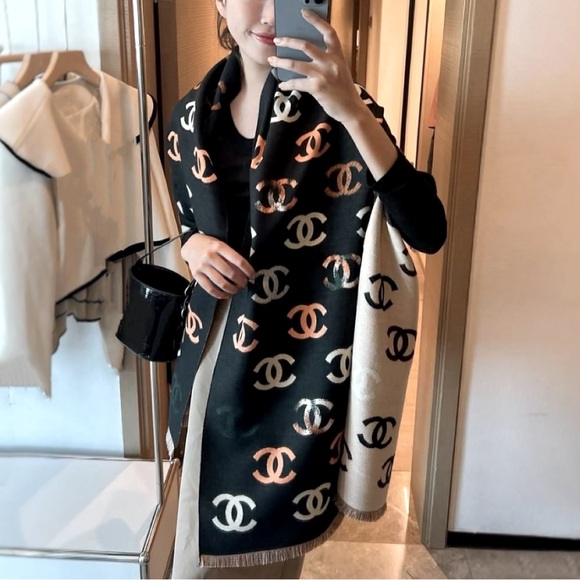 CC Reversible scarf/shawl - Picture 7 of 9